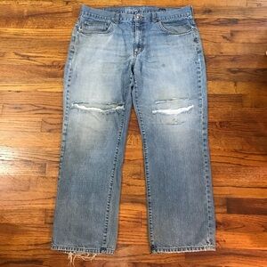 Chaps Denim Straight Fit Blue Jean Pants
38 x 30
Regular Straight Leg
Distressed
